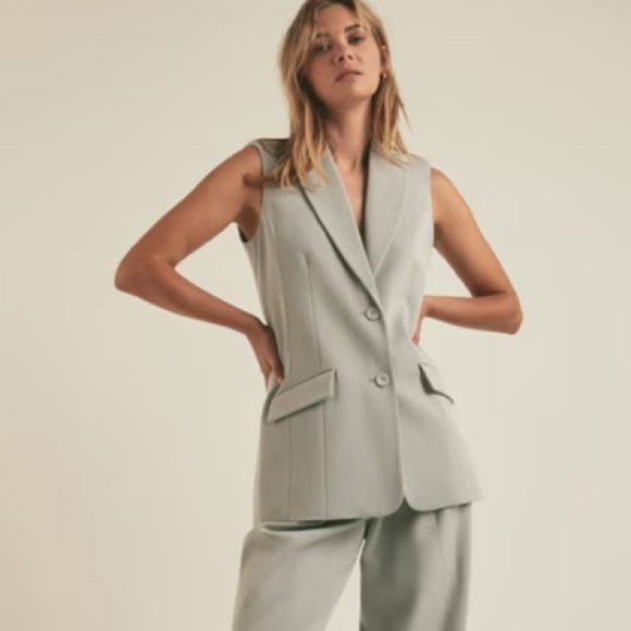 Favorite Daughter The Nadine Sleeveless Blazer - Picture 2 of 11